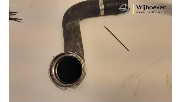 Gebruikte Intercooler Slang Opel Astra K Sports Tourer 1.0 Turbo 12V Prijs € 30,00 Margeregeling aangeboden door Autodemontage Vrijhoeven B.V.