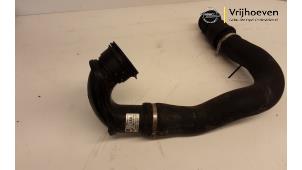 Gebruikte Intercooler Slang Opel Astra J GTC (PD2/PF2) 1.6 SIDI Turbo 16V Motorsport Prijs € 100,00 Margeregeling aangeboden door Autodemontage Vrijhoeven B.V.