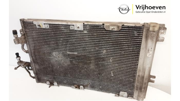 Airco Condensor van een Opel Astra H GTC (L08) 2.0 16V Turbo OPC 2010