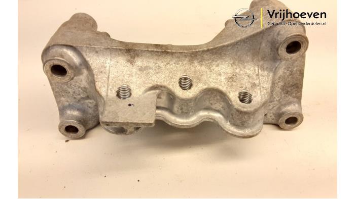 Gebruikte Motorsteun Opel Astra K 1.2 Turbo 12V Prijs € 30,00 Margeregeling aangeboden door Autodemontage Vrijhoeven B.V.