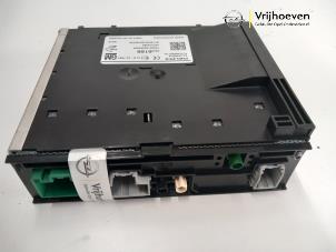 Gebruikte Radio module Opel Astra K 1.0 SIDI Turbo 12V Prijs € 90,00 Margeregeling aangeboden door Autodemontage Vrijhoeven B.V.