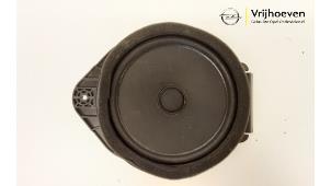 Gebruikte Speaker Opel Astra K Sports Tourer 1.6 CDTI 110 16V Prijs € 20,00 Margeregeling aangeboden door Autodemontage Vrijhoeven B.V.