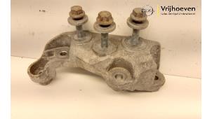 Gebruikte Motorsteun Opel Astra K Sports Tourer 1.6 CDTI 110 16V Prijs € 20,00 Margeregeling aangeboden door Autodemontage Vrijhoeven B.V.