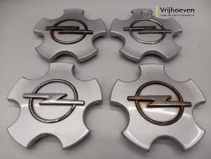 Gebruikte Naafkapje Opel Meriva 1.6 16V Prijs € 15,00 Margeregeling aangeboden door Autodemontage Vrijhoeven B.V.