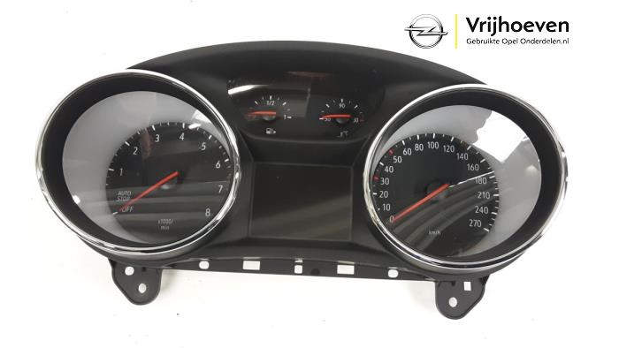 Cockpit van een Opel Astra K Sports Tourer 1.0 Turbo 12V 2018