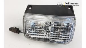 Gebruikte Achteruitrijlicht rechts Opel Vivaro 2.5 CDTI 16V Prijs € 25,00 Margeregeling aangeboden door Autodemontage Vrijhoeven B.V.