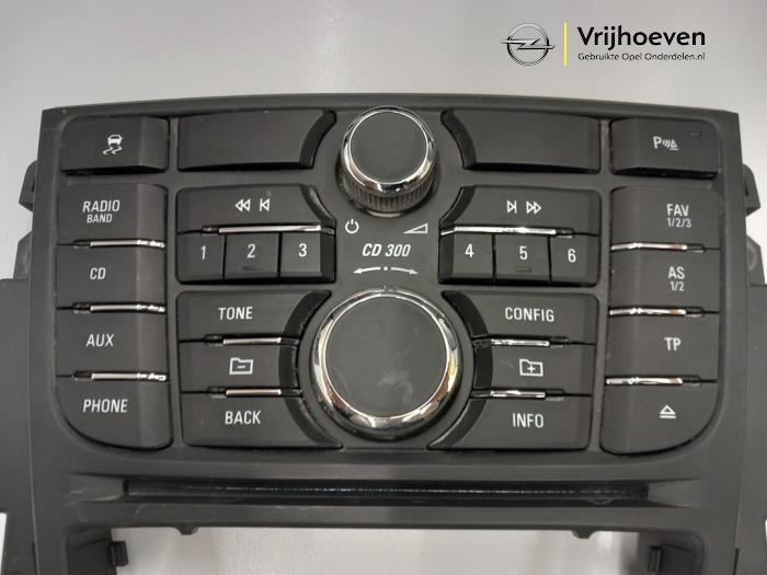 Radiobedienings paneel van een Opel Meriva 1.4 Turbo 16V Ecotec 2012