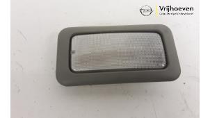 Gebruikte Binnenverlichting achter Opel Vivaro 2.5 CDTI 16V Prijs € 10,00 Margeregeling aangeboden door Autodemontage Vrijhoeven B.V.