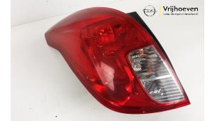 Gebruikte Achterlicht links Opel Mokka/Mokka X 1.4 Turbo 16V 4x2 Prijs € 40,00 Margeregeling aangeboden door Autodemontage Vrijhoeven B.V.