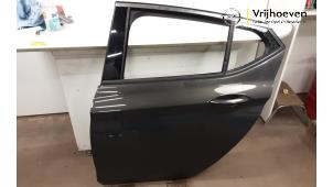 Gebruikte Deur 4Deurs links-achter Opel Astra K 1.0 Turbo 12V Prijs € 150,00 Margeregeling aangeboden door Autodemontage Vrijhoeven B.V.