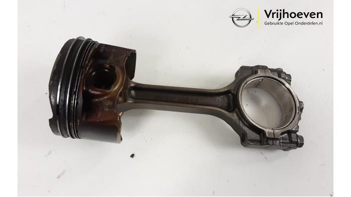 Gebruikte Zuiger Opel Astra K 1.0 SIDI Turbo 12V Prijs € 50,00 Margeregeling aangeboden door Autodemontage Vrijhoeven B.V.