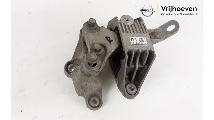 Gebruikte Motorrubber Opel Astra J GTC (PD2/PF2) 2.0 16V Turbo OPC Prijs € 75,00 Margeregeling aangeboden door Autodemontage Vrijhoeven B.V.