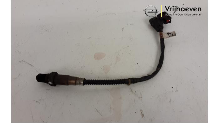 Lambda Sonde van een Opel Corsa D 1.6i OPC 16V Turbo Nürburgring Edition 2012