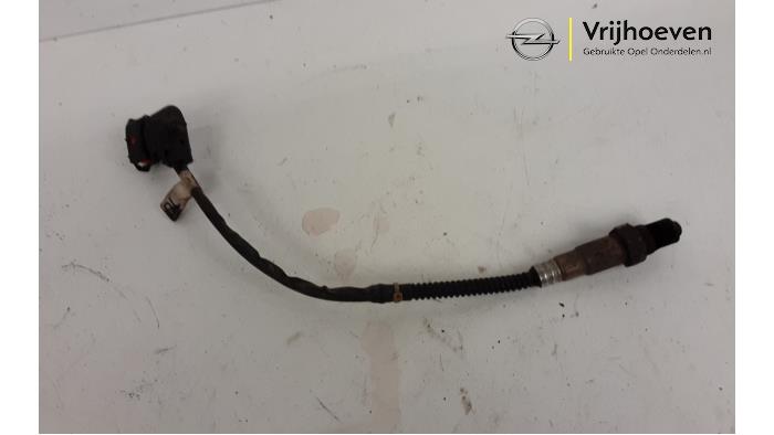 Lambda Sonde van een Opel Corsa D 1.6i OPC 16V Turbo Nürburgring Edition 2012