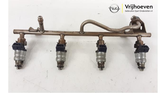 Gebruikte Injector brug Opel Tigra Twin Top 1.8 16V Prijs € 100,00 Margeregeling aangeboden door Autodemontage Vrijhoeven B.V.
