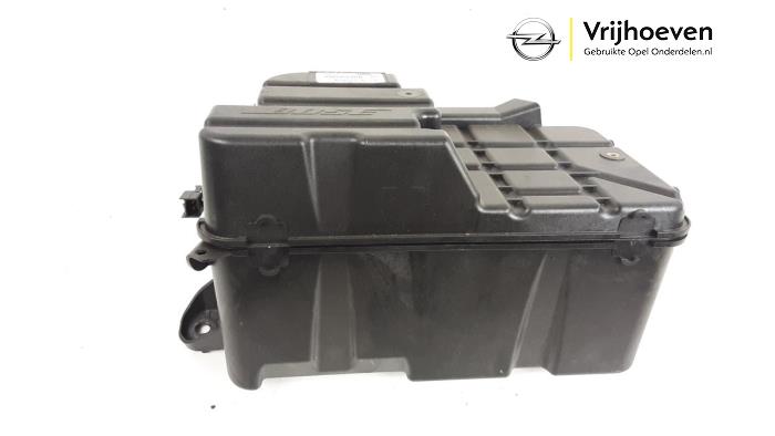 Subwoofer van een Opel Ampera 1.4 16V 2013