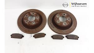 Gebruikte Remschijf + blok achter Opel Ampera 1.4 16V Prijs € 20,00 Margeregeling aangeboden door Autodemontage Vrijhoeven B.V.