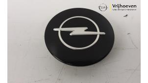 Gebruikte Naafkapje Opel Ampera 1.4 16V Prijs € 10,00 Margeregeling aangeboden door Autodemontage Vrijhoeven B.V.
