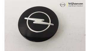 Gebruikte Naafkapje Opel Ampera 1.4 16V Prijs € 10,00 Margeregeling aangeboden door Autodemontage Vrijhoeven B.V.