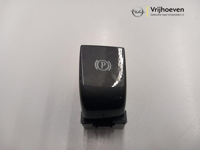 Gebruikte Handrem schakelaar Opel Ampera 1.4 16V Prijs € 20,00 Margeregeling aangeboden door Autodemontage Vrijhoeven B.V.