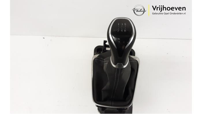Gebruikte Pook Opel Corsa F (UB/UH/UP) 1.2 12V 75 Prijs € 125,00 Margeregeling aangeboden door Autodemontage Vrijhoeven B.V.