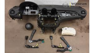 Gebruikte Airbag set + dashboard Opel Adam 1.4 16V Prijs € 1.350,00 Margeregeling aangeboden door Autodemontage Vrijhoeven B.V.