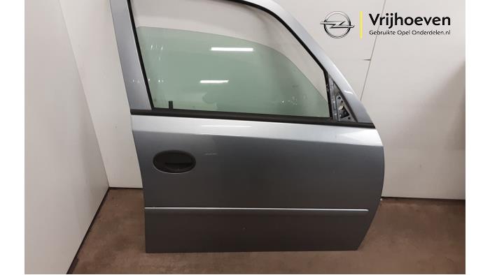 Portier 4Deurs rechts-voor van een Opel Meriva 1.6 2003