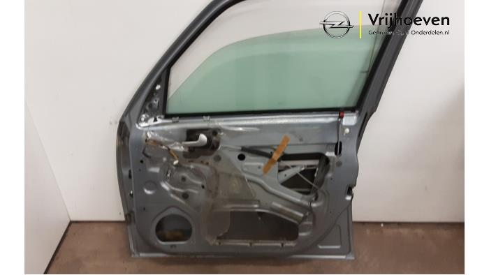 Portier 4Deurs rechts-voor van een Opel Meriva 1.6 2003