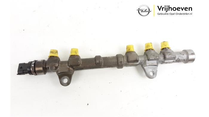 Gebruikte Common rail (Injectie) Opel Corsa E 1.3 CDTi 16V ecoFLEX Prijs € 25,00 Margeregeling aangeboden door Autodemontage Vrijhoeven B.V.
