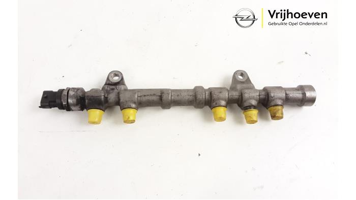 Gebruikte Common rail (Injectie) Opel Corsa E 1.3 CDTi 16V ecoFLEX Prijs € 25,00 Margeregeling aangeboden door Autodemontage Vrijhoeven B.V.