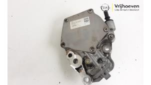 Gebruikte Vacuumpomp Rembekrachtiging Opel Astra K 1.0 SIDI Turbo 12V Prijs € 50,00 Margeregeling aangeboden door Autodemontage Vrijhoeven B.V.