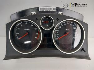 Gebruikte Tellerklok Opel Astra H (L48) 1.6 16V Prijs € 75,00 Margeregeling aangeboden door Autodemontage Vrijhoeven B.V.