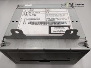 Gebruikte Radio module Opel Astra J Sports Tourer (PD8/PE8/PF8) 1.7 CDTi 16V Prijs € 350,00 Margeregeling aangeboden door Autodemontage Vrijhoeven B.V.