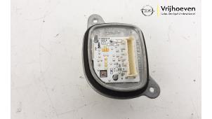 Gebruikte LED lamp Opel Corsa F (UB/UH/UP) 1.2 12V 75 Prijs € 95,00 Margeregeling aangeboden door Autodemontage Vrijhoeven B.V.