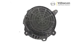 Gebruikte Speaker Opel Corsa F (UB/UH/UP) 1.2 Turbo 12V 100 Prijs € 15,00 Margeregeling aangeboden door Autodemontage Vrijhoeven B.V.