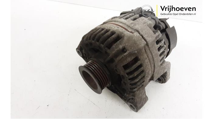 Gebruikte Dynamo Opel Corsa D 1.2 16V Prijs € 17,50 Margeregeling aangeboden door Autodemontage Vrijhoeven B.V.