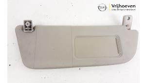 Gebruikte Zonneklep Opel Corsa C (F08/68) 1.2 16V Twin Port Prijs € 30,00 Margeregeling aangeboden door Autodemontage Vrijhoeven B.V.