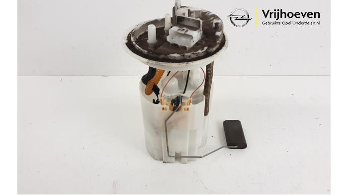 Gebruikte Tank element Pomp Opel Corsa E 1.4 Turbo 16V Prijs € 75,00 Margeregeling aangeboden door Autodemontage Vrijhoeven B.V.