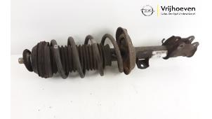 Gebruikte Mac Phersonpoot rechts-voor Opel Corsa D 1.3 CDTi 16V ecoFLEX Prijs € 25,00 Margeregeling aangeboden door Autodemontage Vrijhoeven B.V.