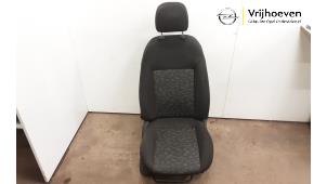 Gebruikte Voorstoel rechts Opel Combo 1.3 CDTI 16V ecoFlex Prijs € 100,00 Margeregeling aangeboden door Autodemontage Vrijhoeven B.V.