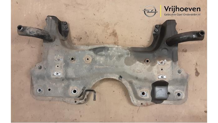 Gebruikte Subframe Opel Combo 1.3 CDTI 16V ecoFlex Prijs € 70,00 Margeregeling aangeboden door Autodemontage Vrijhoeven B.V.