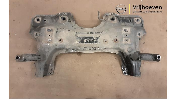 Gebruikte Subframe Opel Combo 1.6 CDTI 16V ecoFlex Prijs € 70,00 Margeregeling aangeboden door Autodemontage Vrijhoeven B.V.