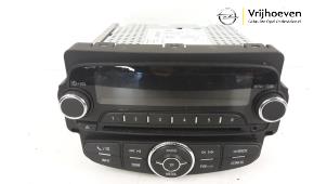 Gebruikte Radio Opel Adam 1.2 16V Prijs € 50,00 Margeregeling aangeboden door Autodemontage Vrijhoeven B.V.