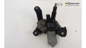 Gebruikte Ruitenwissermotor achter Opel Astra J Sports Tourer (PD8/PE8/PF8) 1.4 Turbo 16V Prijs € 15,00 Margeregeling aangeboden door Autodemontage Vrijhoeven B.V.