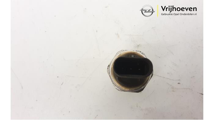 Oliedruk sensor van een Opel Astra J GTC (PD2/PF2) 1.6 SIDI Turbo 16V Motorsport 2017