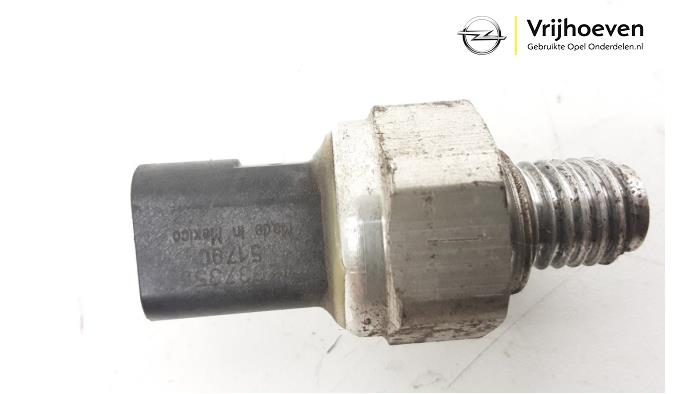 Oliedruk sensor van een Opel Astra J GTC (PD2/PF2) 1.6 SIDI Turbo 16V Motorsport 2017
