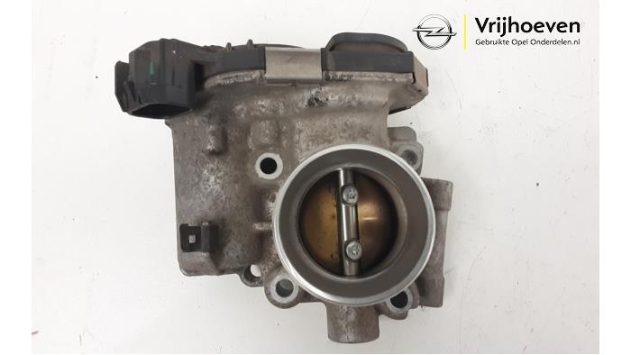 Gebruikte Gasklephuis Opel Adam 1.4 16V Prijs € 30,00 Margeregeling aangeboden door Autodemontage Vrijhoeven B.V.