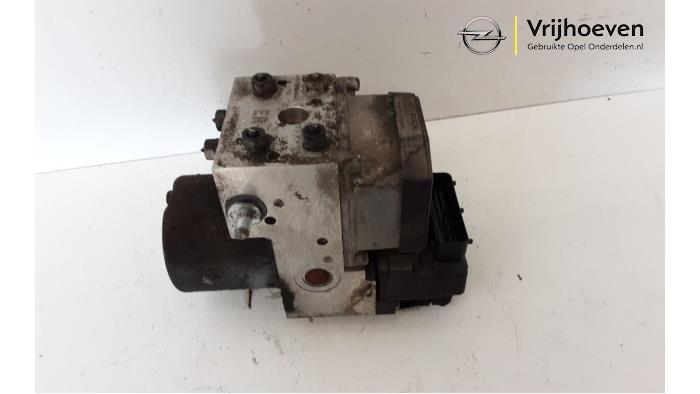 Gebruikte ABS Pomp Opel Zafira (F75) 2.2 16V Prijs € 50,00 Margeregeling aangeboden door Autodemontage Vrijhoeven B.V.