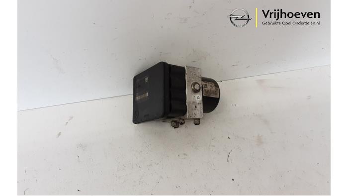 Gebruikte ABS Pomp Opel Astra H SW (L35) 2.0 16V Turbo Prijs € 75,00 Margeregeling aangeboden door Autodemontage Vrijhoeven B.V.