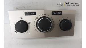 Gebruikte Chaufage Bedieningspaneel Opel Astra H Twin Top (L67) 1.8 16V Prijs € 30,00 Margeregeling aangeboden door Autodemontage Vrijhoeven B.V.